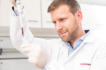 Image pipetting blood